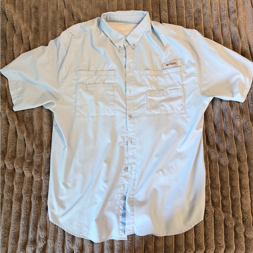 Columbia Men's Light Blue Shirt